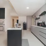 Mosaic Lush Grey Nest 3Br 8Pax W Bathtub Near Midvalley