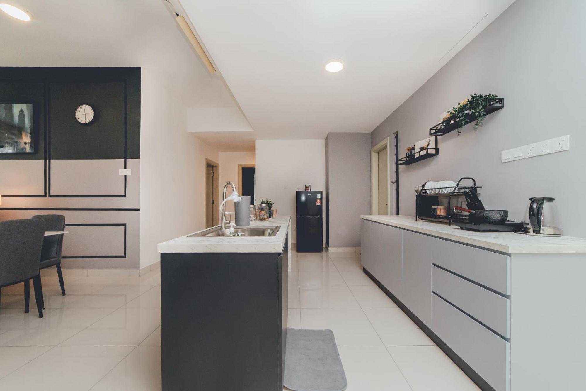 Mosaic Lush Grey Nest 3br 8pax W Bathtub Near Midvalley * Johor Bahru