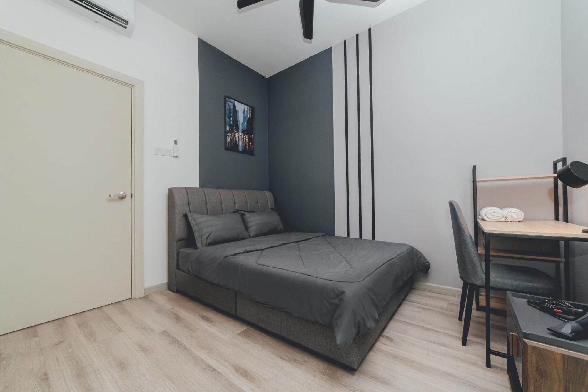 Mosaic Lush Grey Nest 3br 8pax W Bathtub Near Midvalley *