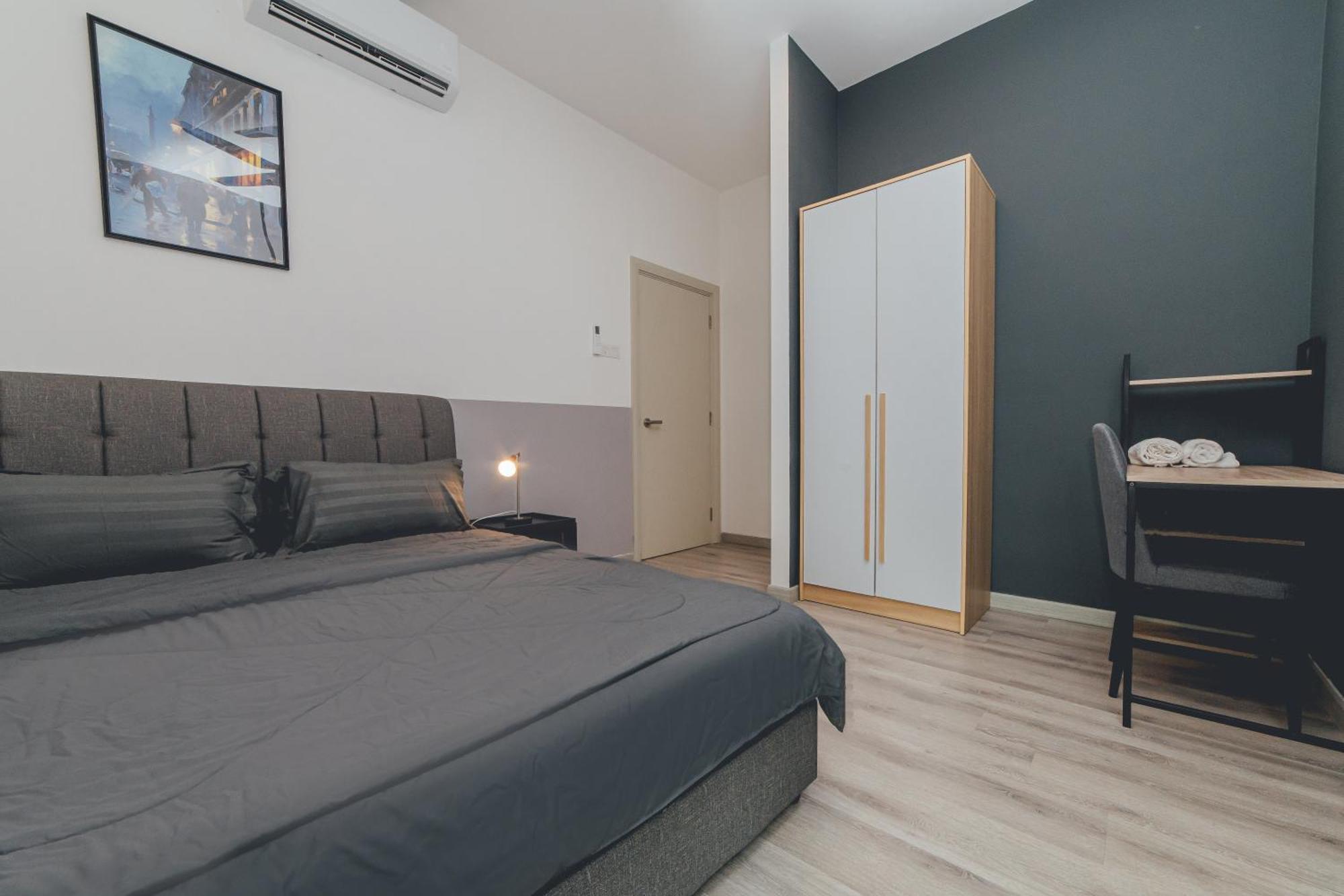 Mosaic Lush Grey Nest 3br 8pax W Bathtub Near Midvalley Apartemen Johor Bahru