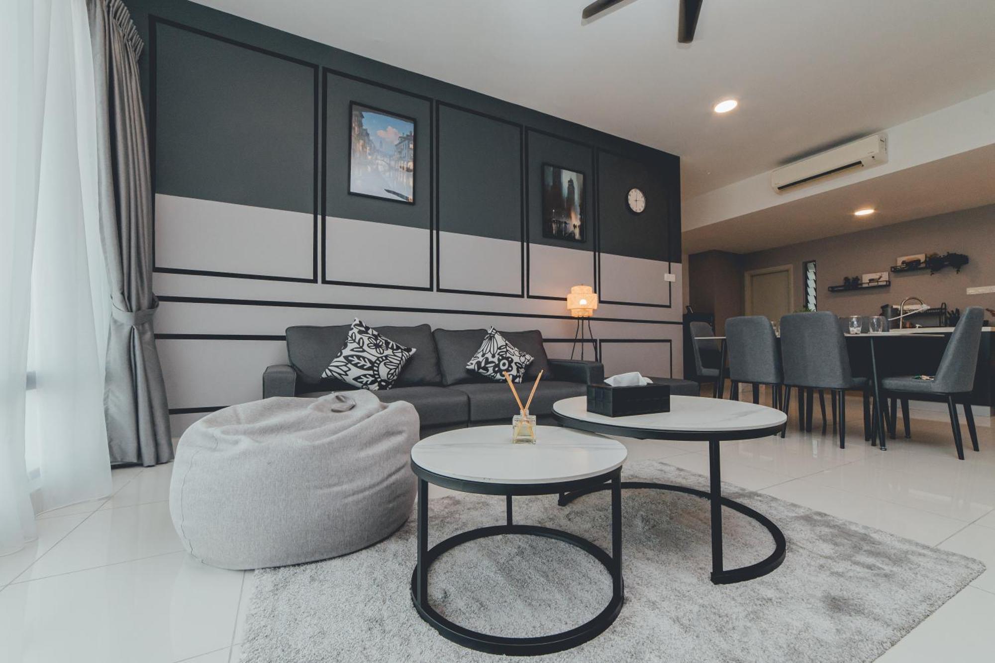 Mosaic Lush Grey Nest 3br 8pax W Bathtub Near Midvalley Johor Bahru